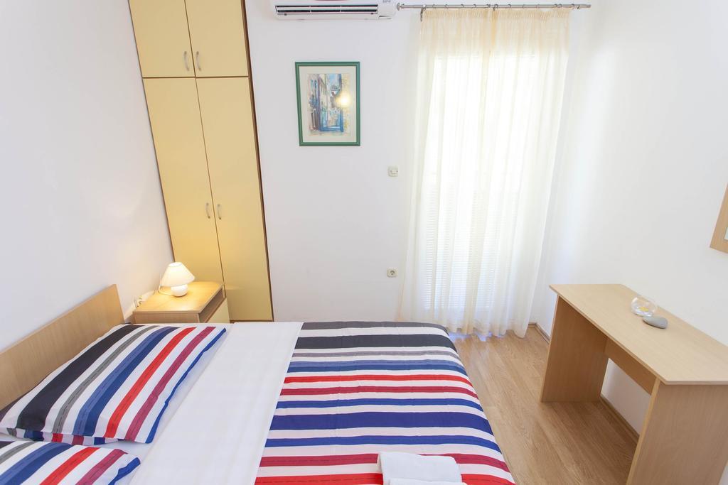 Apartments Villa Jukic Makarska Quarto foto