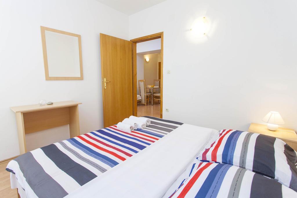 Apartments Villa Jukic Makarska Quarto foto