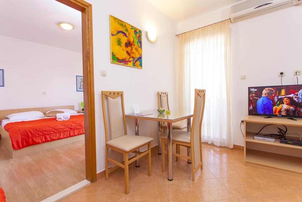 Apartments Villa Jukic Makarska Quarto foto